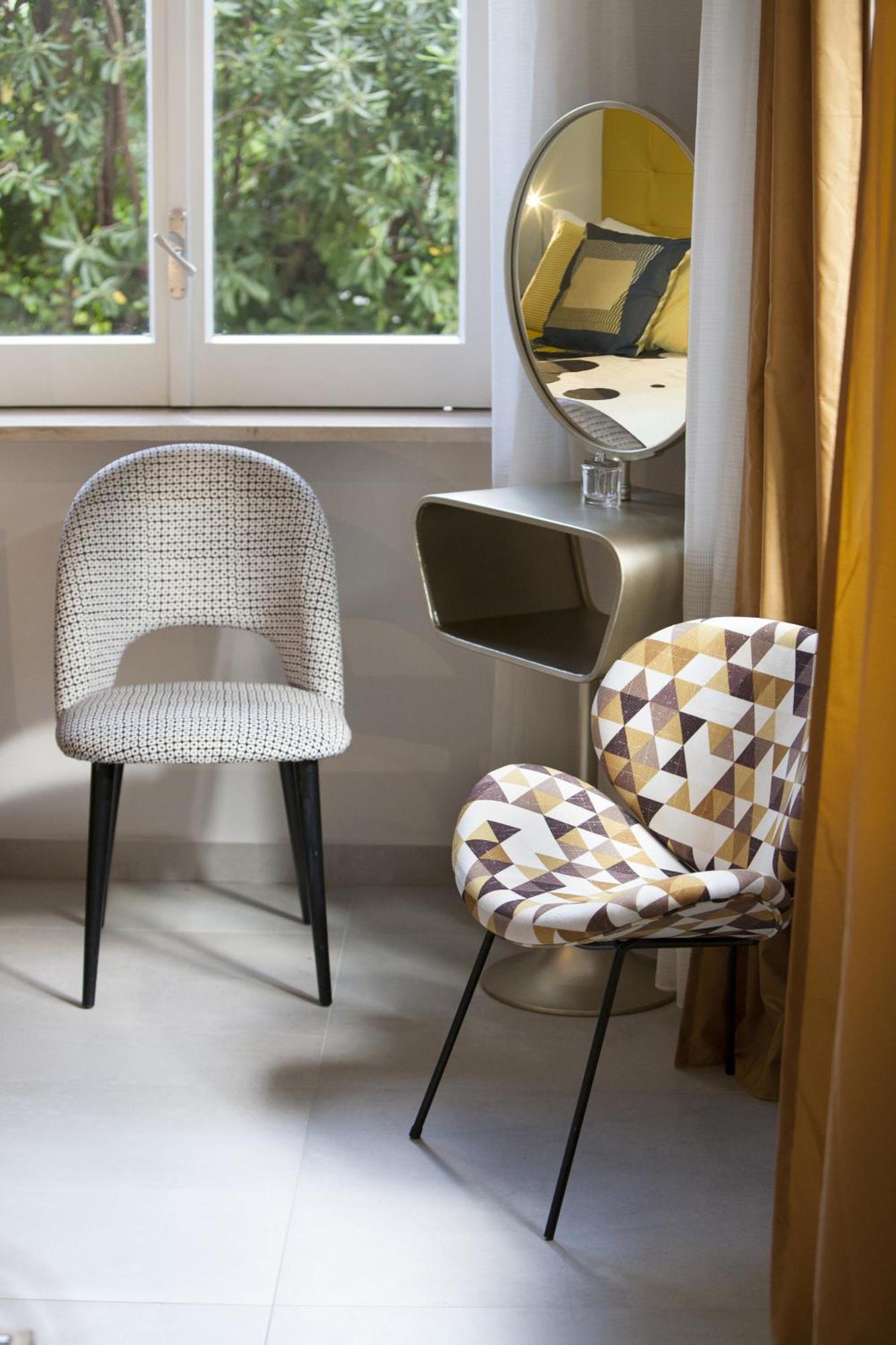 - Charme Apartment *
