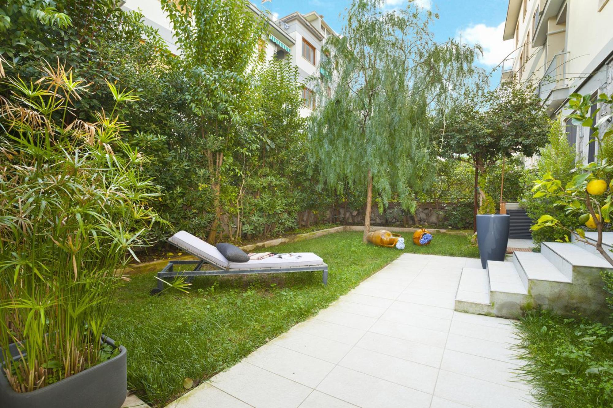 - Charme Apartment